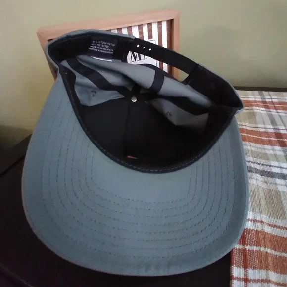 Volcom Snapback - Picture 3 of 4